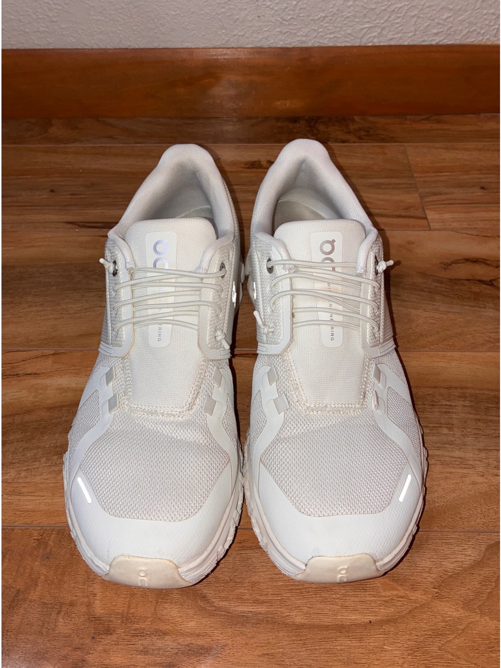 On Cloud 6 Women’s Athletic Running Sneaker Shoes, white - size 9.5 - Picture 3 of 10